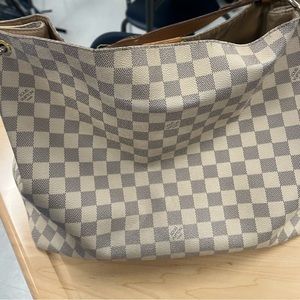 Louis Vuitton graceful pm